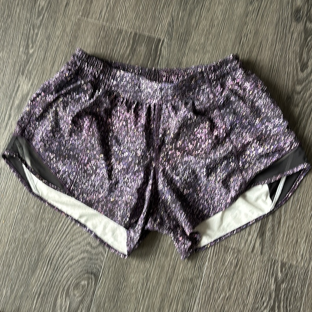 EUC Sz8 Tall lululemon Women's Hotty Hot II Crystalline multi/Black